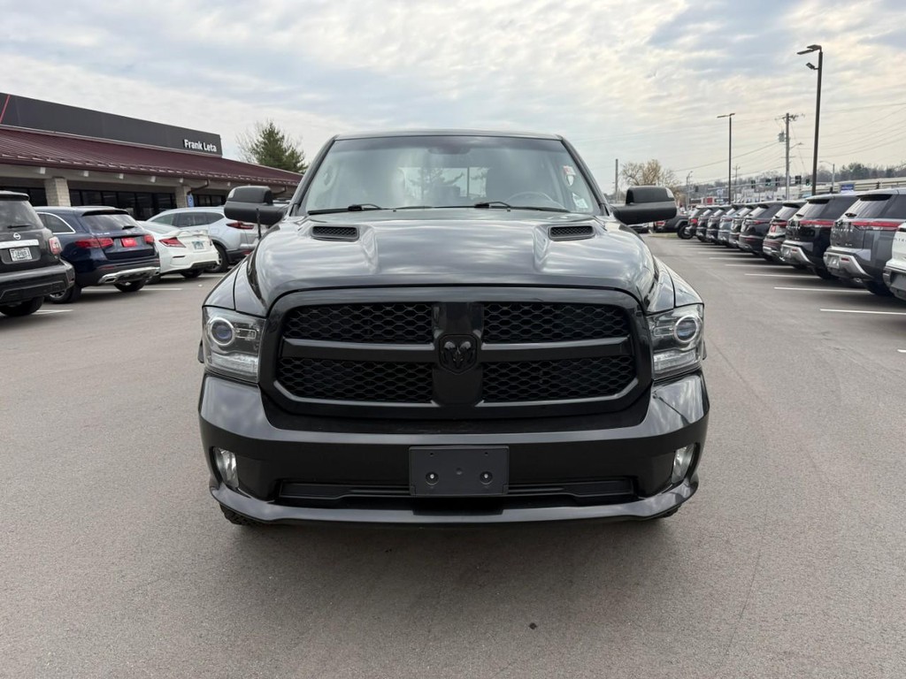 Ram 1500 Vehicle Full-screen Gallery Image 09