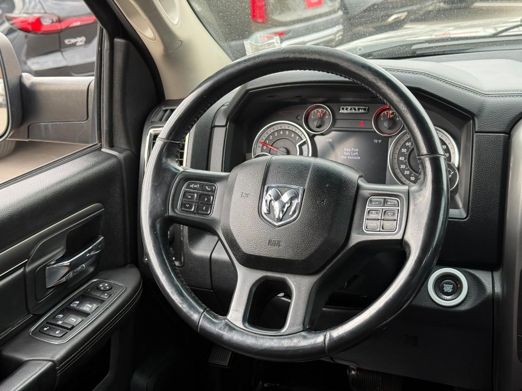 Ram 1500 Vehicle Full-screen Gallery Image 12