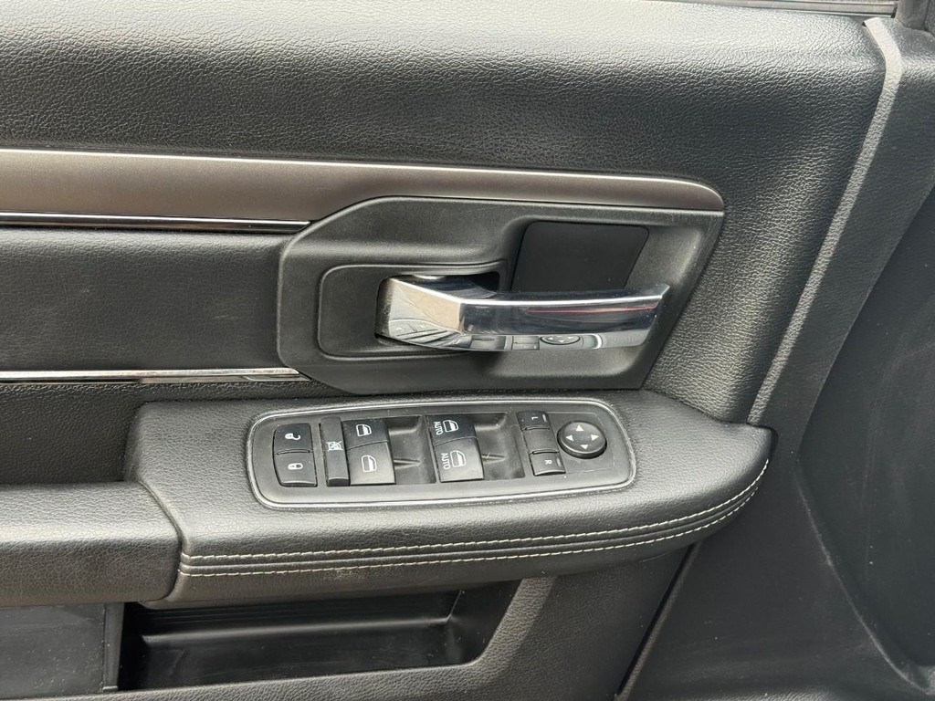 Ram 1500 Vehicle Full-screen Gallery Image 15