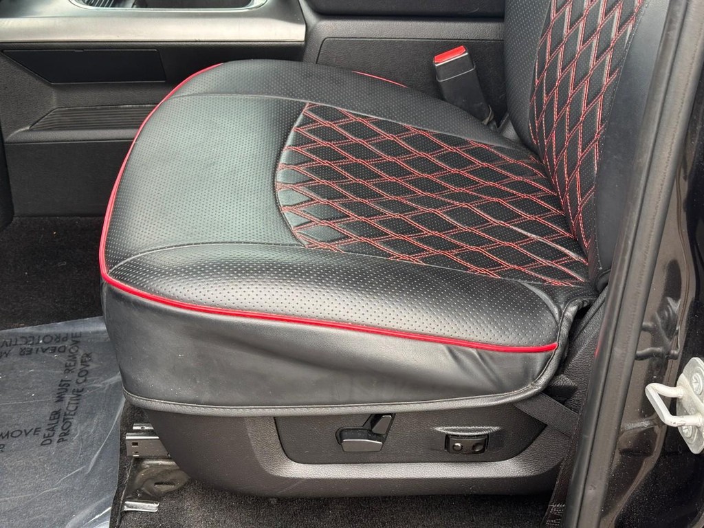 Ram 1500 Vehicle Full-screen Gallery Image 16