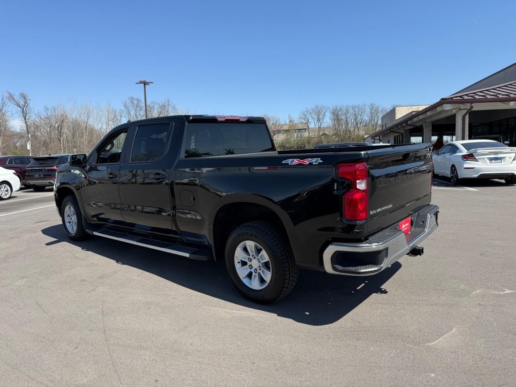 Chevrolet Silverado 1500 Vehicle Full-screen Gallery Image 04