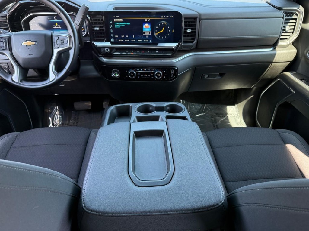 Chevrolet Silverado 1500 Vehicle Full-screen Gallery Image 11