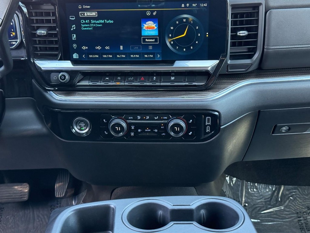 Chevrolet Silverado 1500 Vehicle Full-screen Gallery Image 14
