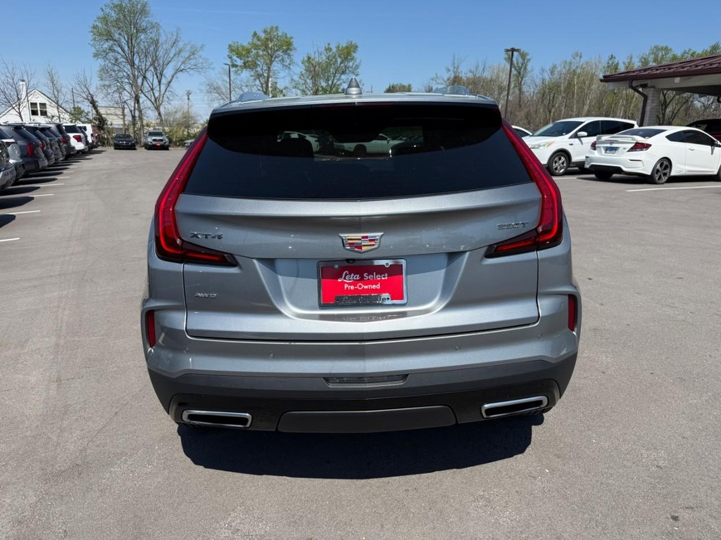 Cadillac XT4 Vehicle Full-screen Gallery Image 07