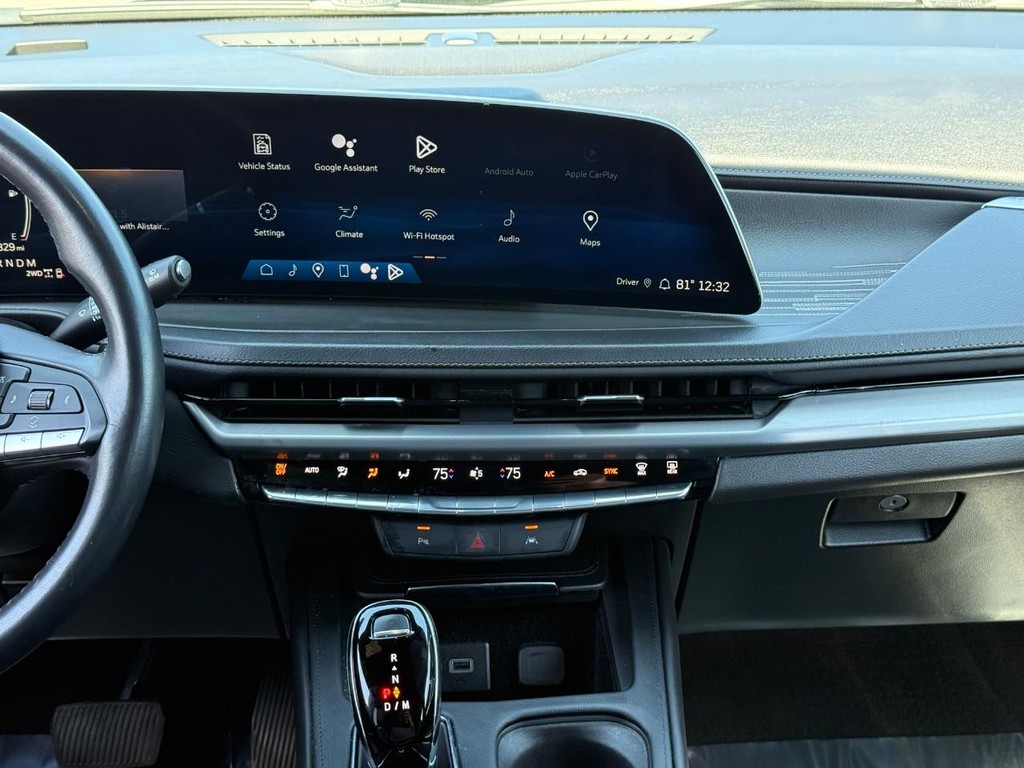 Cadillac XT4 Vehicle Full-screen Gallery Image 13
