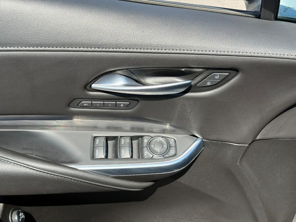 Cadillac XT4 Vehicle Full-screen Gallery Image 15