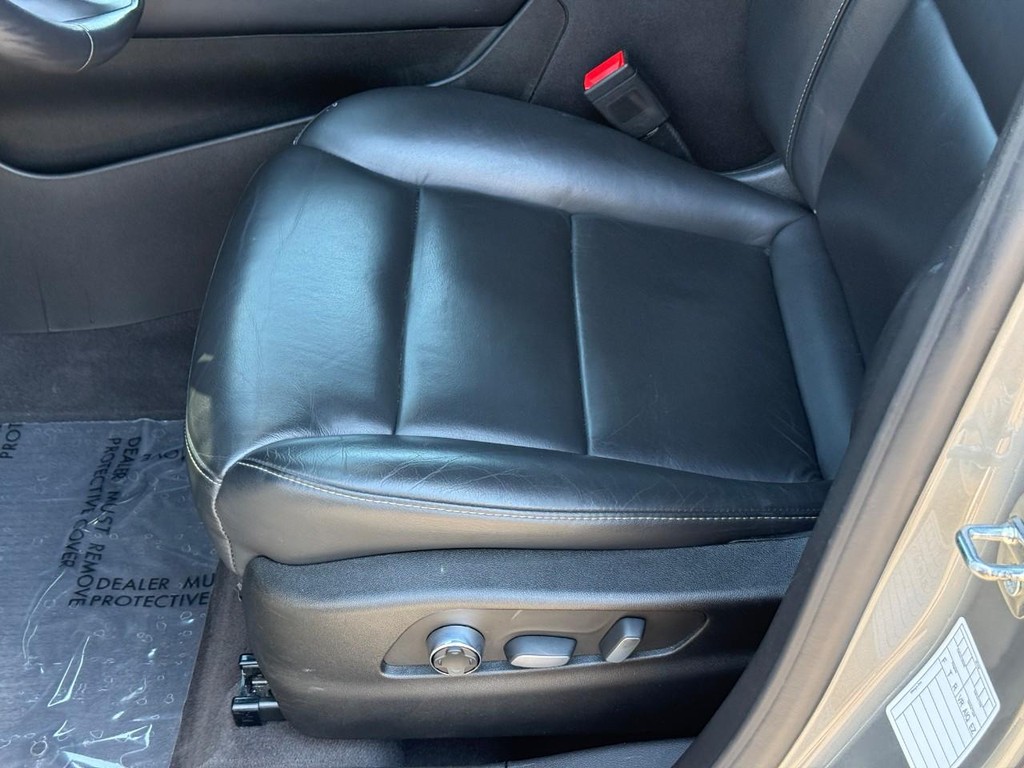 Cadillac XT4 Vehicle Full-screen Gallery Image 17