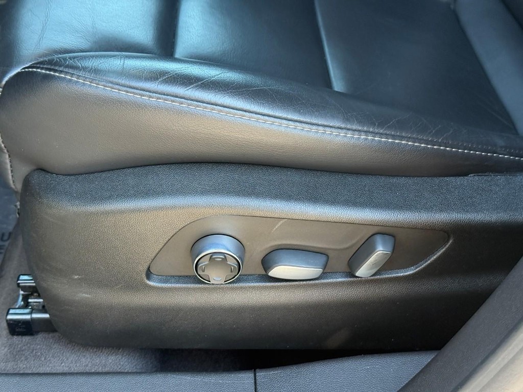 Cadillac XT4 Vehicle Full-screen Gallery Image 18