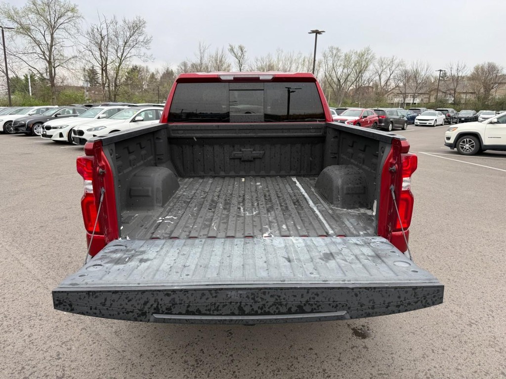 Chevrolet Silverado 1500 Vehicle Full-screen Gallery Image 06