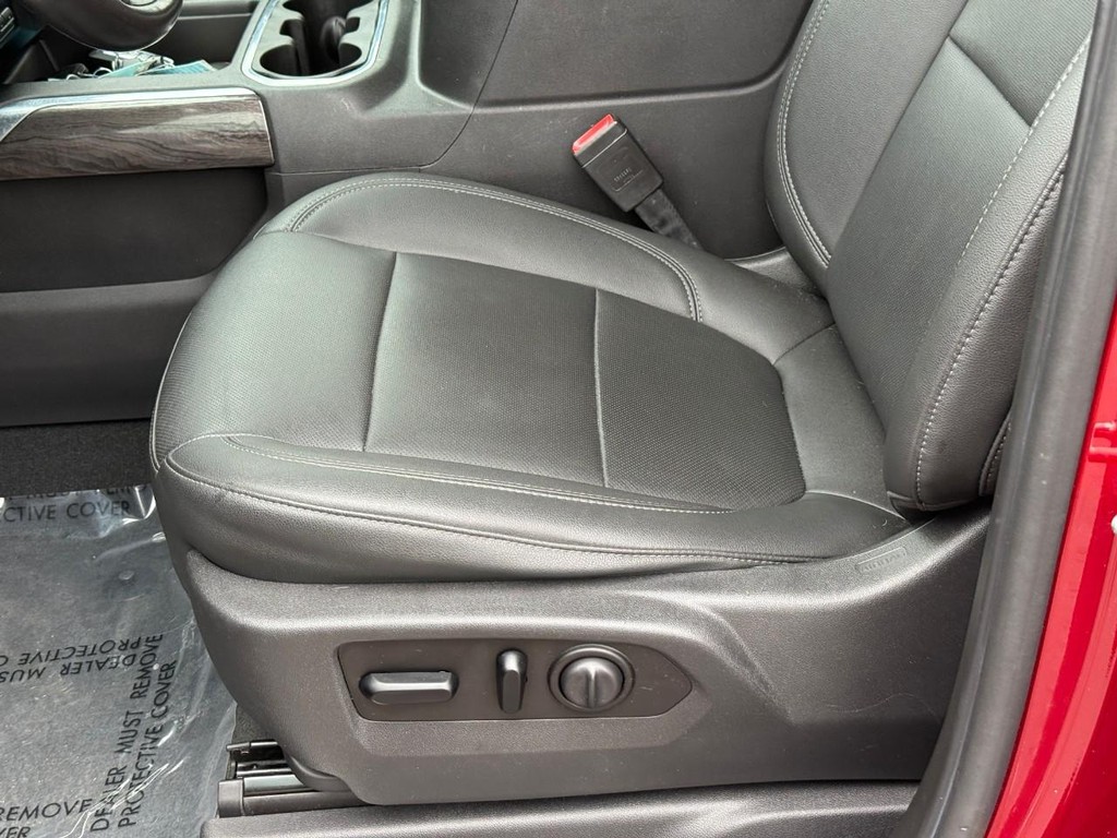 Chevrolet Silverado 1500 Vehicle Full-screen Gallery Image 17