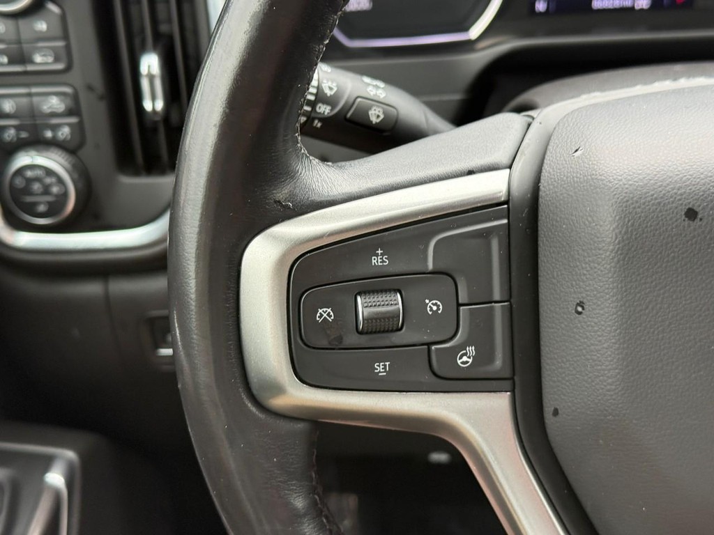 Chevrolet Silverado 1500 Vehicle Full-screen Gallery Image 19