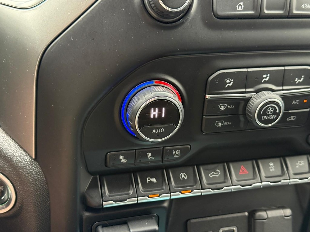 Chevrolet Silverado 1500 Vehicle Full-screen Gallery Image 22