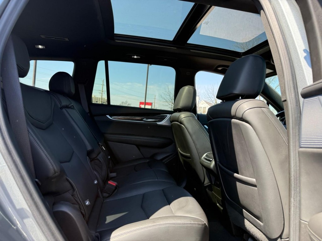 Cadillac XT6 Vehicle Full-screen Gallery Image 10