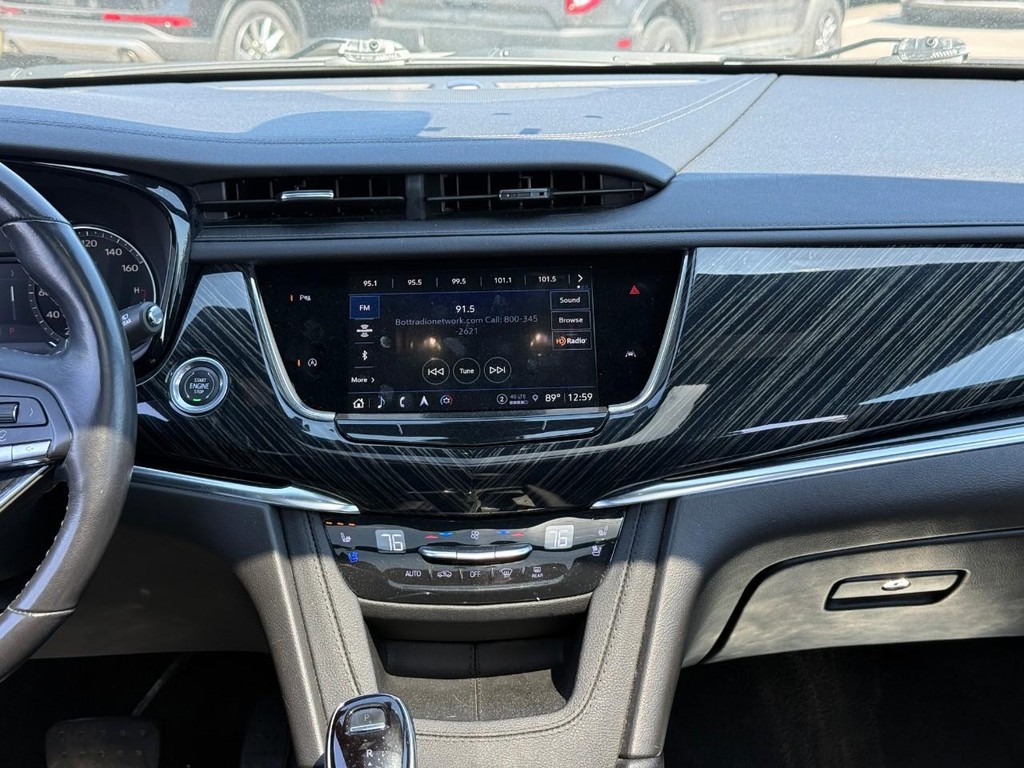 Cadillac XT6 Vehicle Full-screen Gallery Image 13