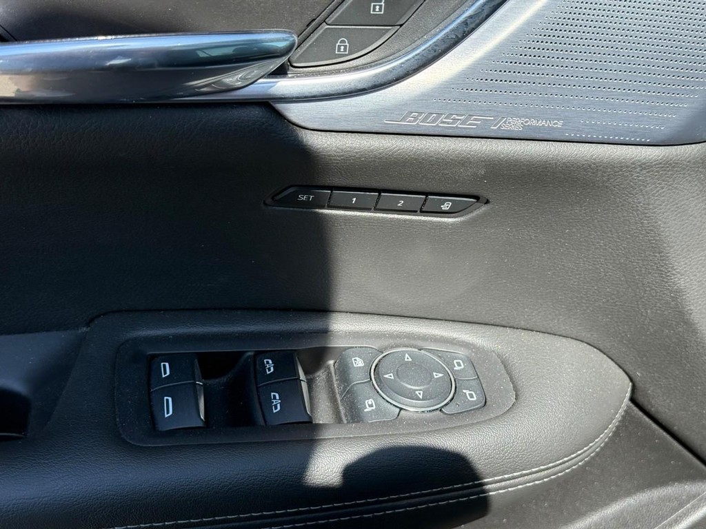Cadillac XT6 Vehicle Full-screen Gallery Image 17