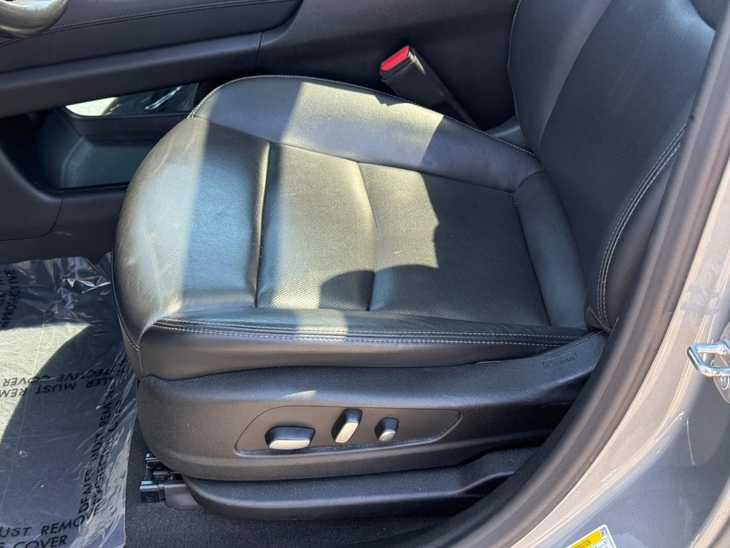 Cadillac XT6 Vehicle Full-screen Gallery Image 18