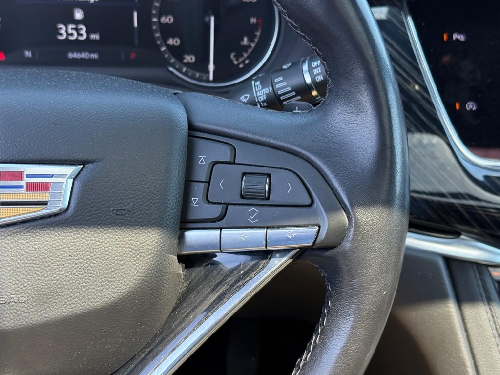 Cadillac XT6 Vehicle Full-screen Gallery Image 21