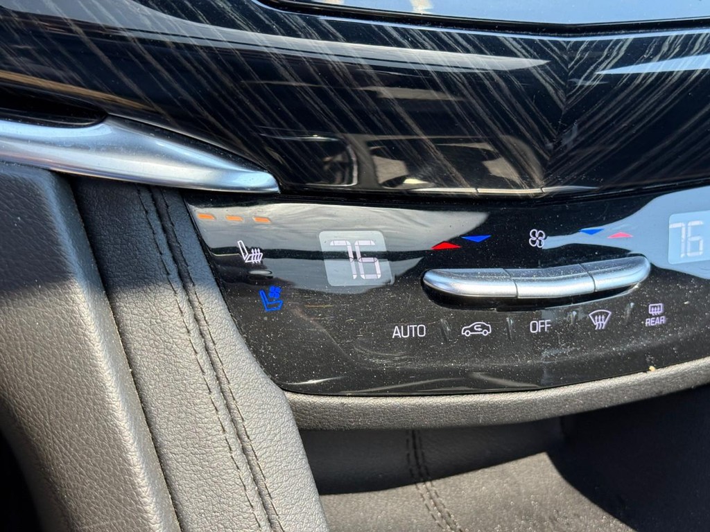 Cadillac XT6 Vehicle Full-screen Gallery Image 24