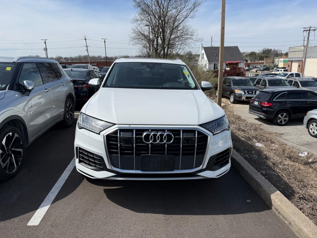 Audi Q7 Vehicle Full-screen Gallery Image 04