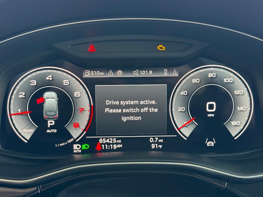 Audi Q7 Vehicle Full-screen Gallery Image 17
