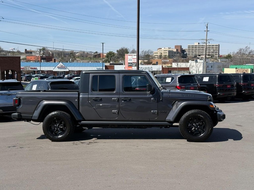 Jeep Gladiator Vehicle Full-screen Gallery Image 02