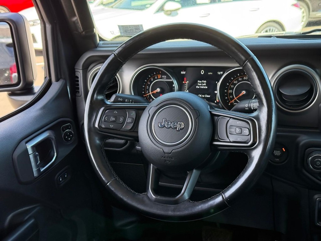 Jeep Gladiator Vehicle Full-screen Gallery Image 12