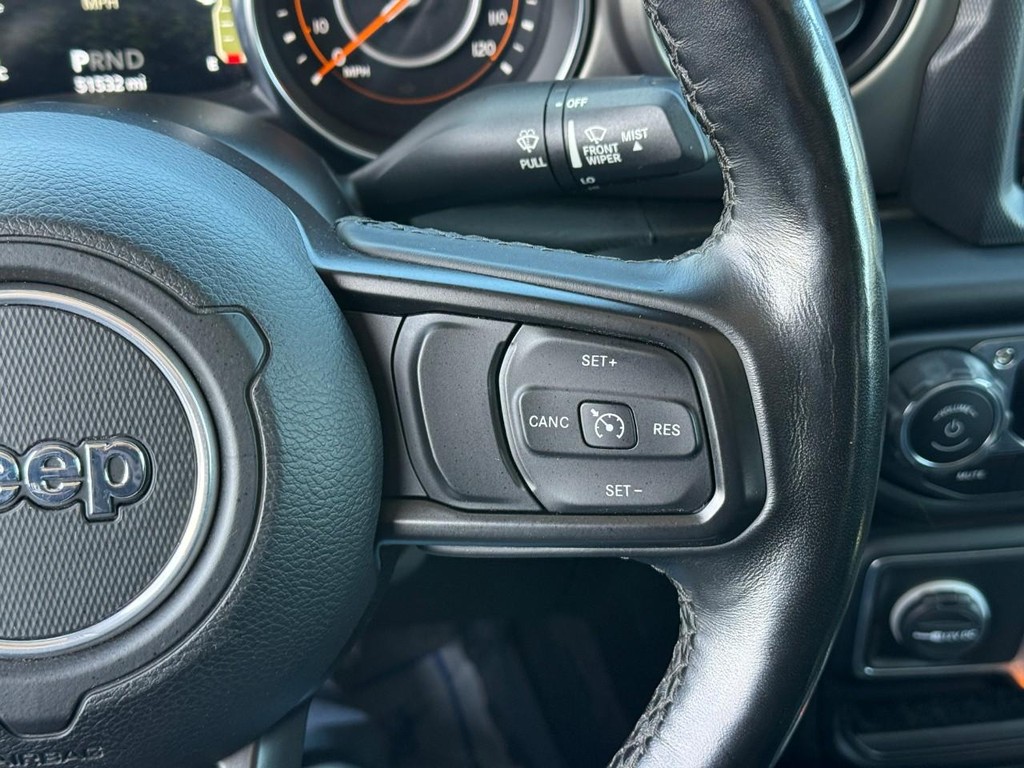 Jeep Gladiator Vehicle Full-screen Gallery Image 18