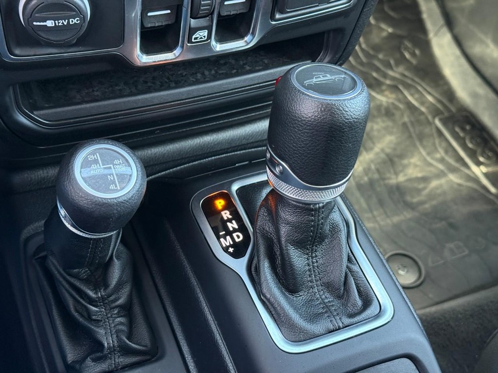 Jeep Gladiator Vehicle Full-screen Gallery Image 20