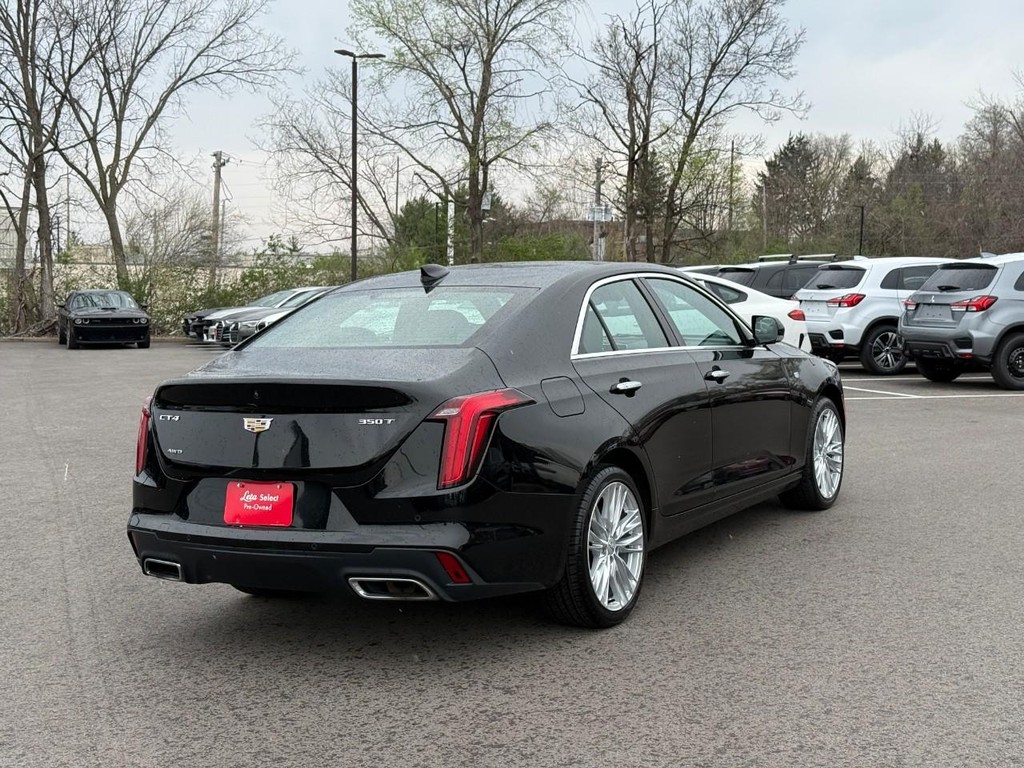 Cadillac CT4 Vehicle Full-screen Gallery Image 03