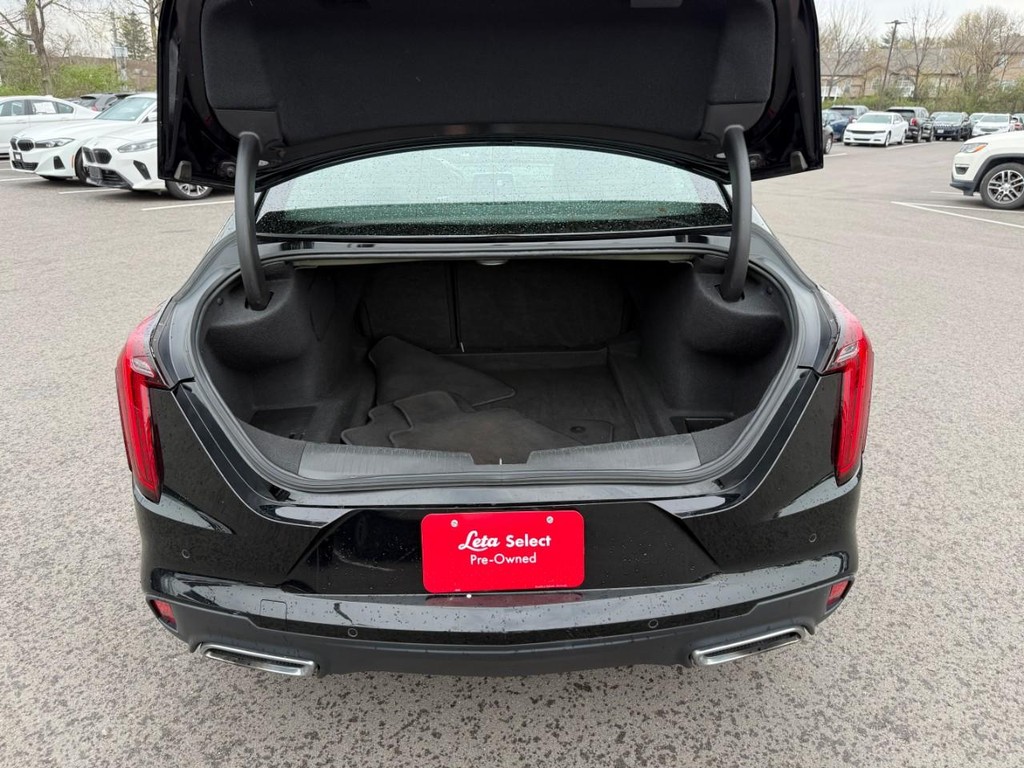Cadillac CT4 Vehicle Full-screen Gallery Image 07