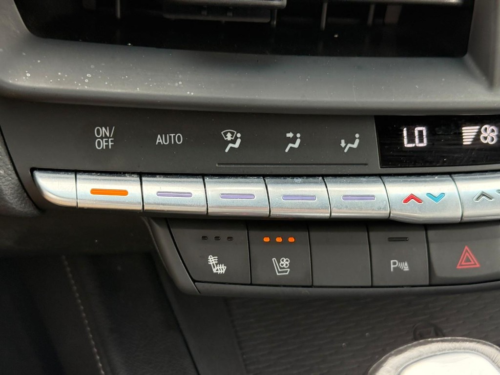 Cadillac CT4 Vehicle Full-screen Gallery Image 24