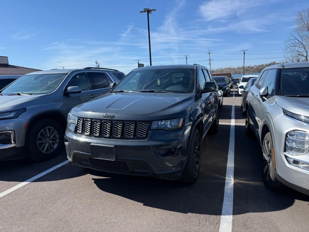 Jeep Grand Cherokee Vehicle Full-screen Gallery Image 04