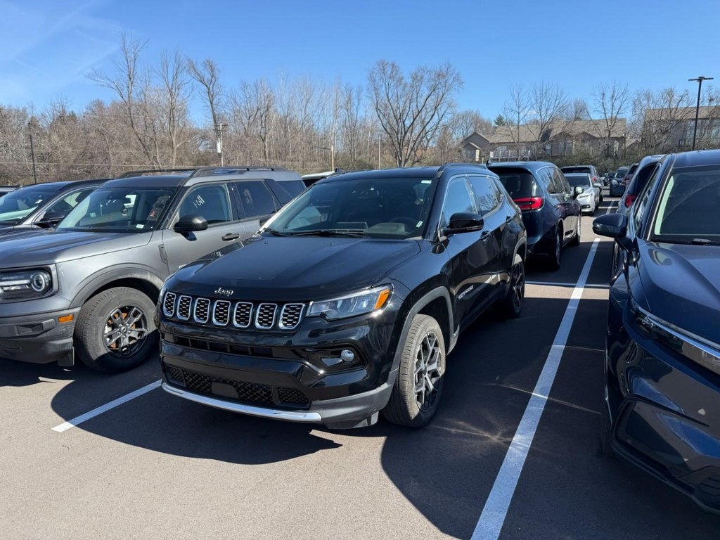 Jeep Compass Vehicle Full-screen Gallery Image 02