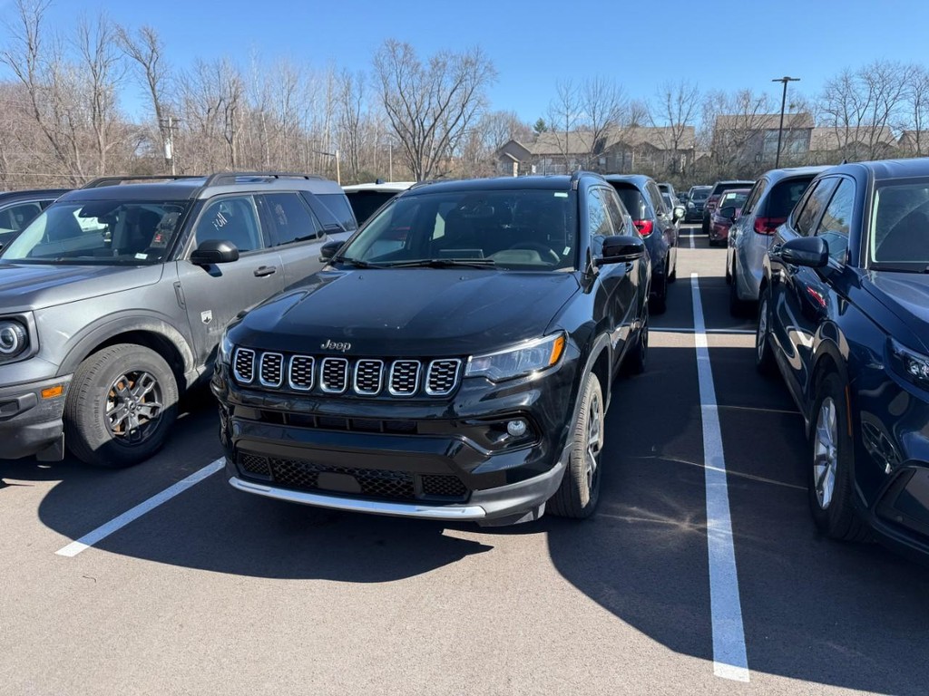 Jeep Compass Vehicle Full-screen Gallery Image 03