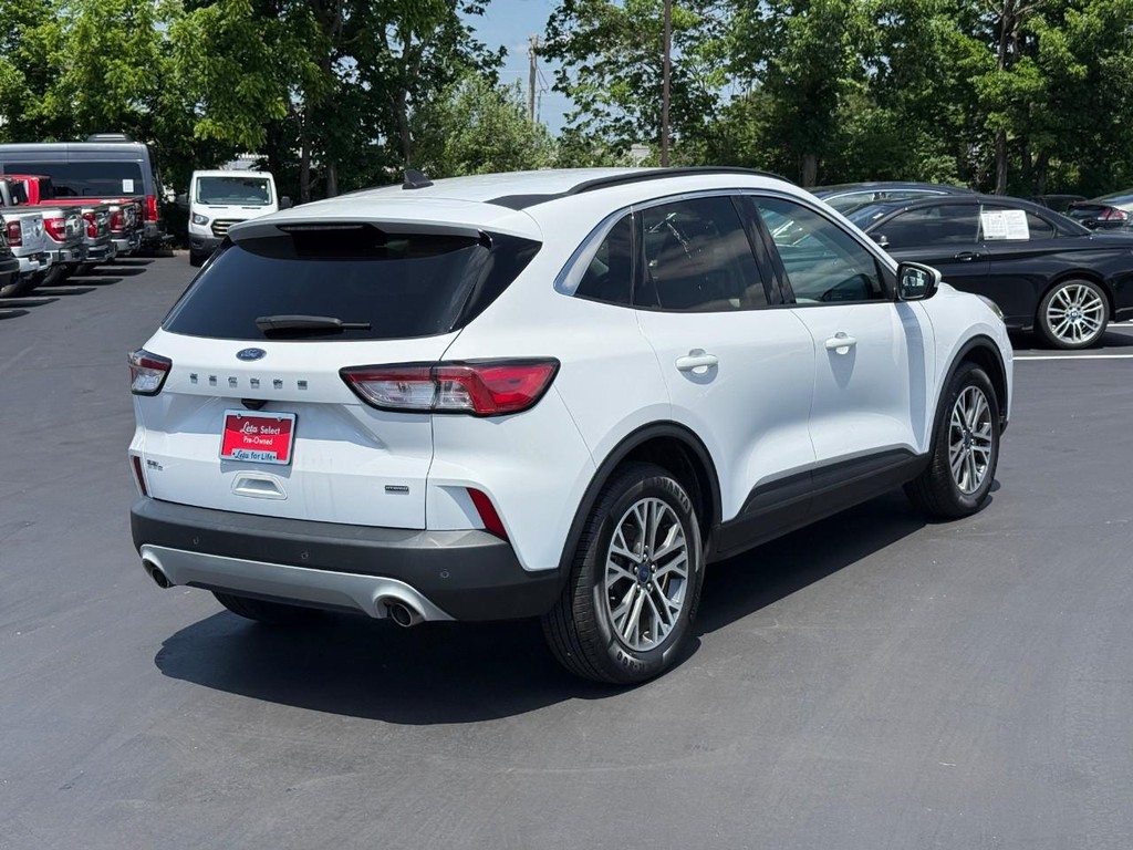 Ford Escape Vehicle Full-screen Gallery Image 03