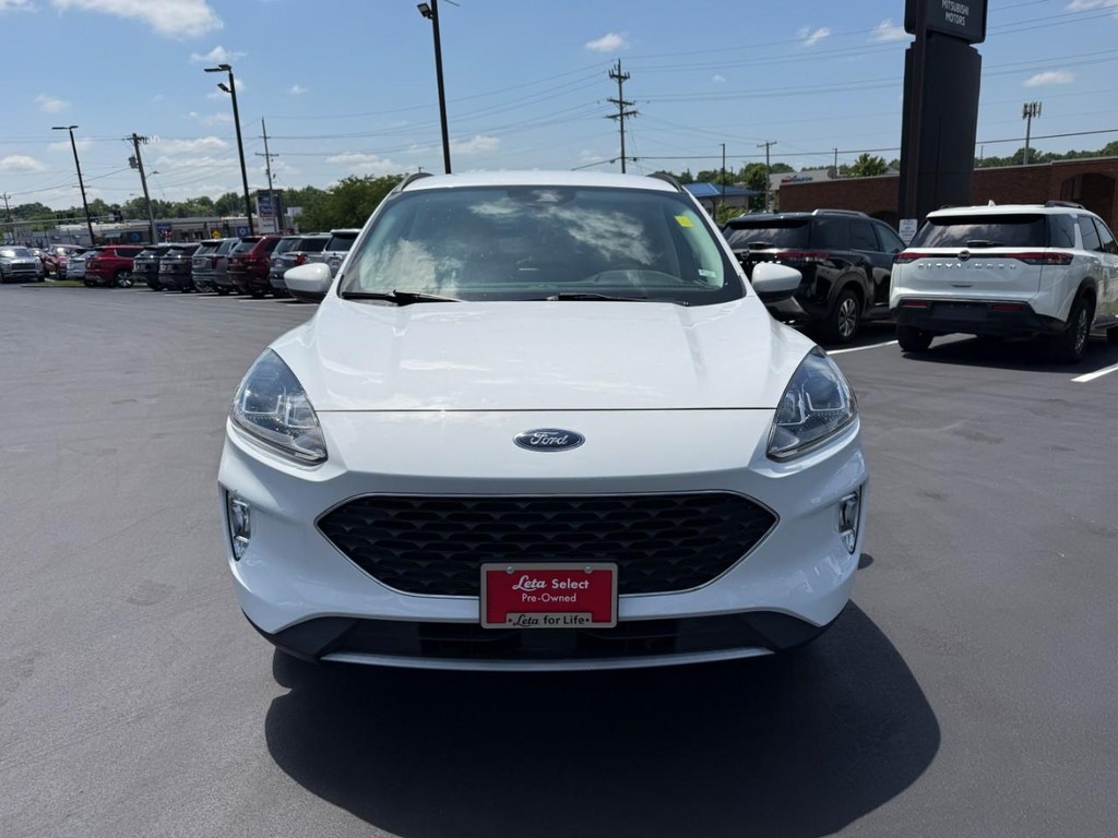 Ford Escape Vehicle Full-screen Gallery Image 10