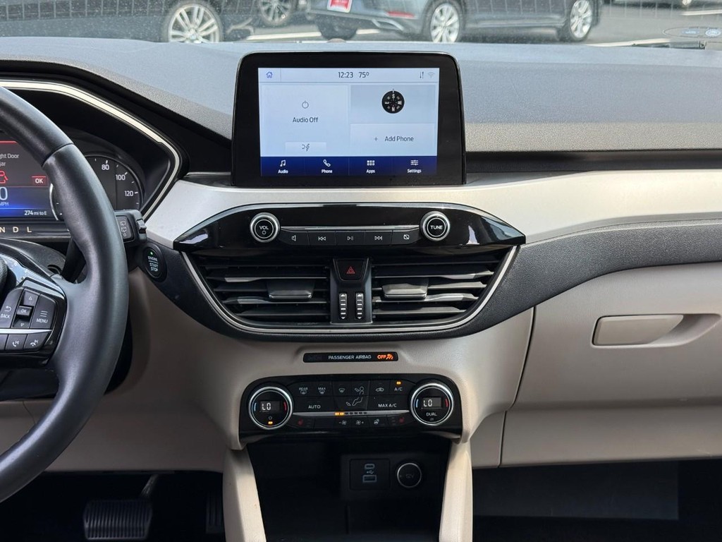 Ford Escape Vehicle Full-screen Gallery Image 14