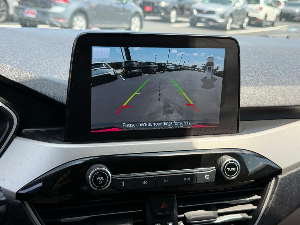 Ford Escape Vehicle Full-screen Gallery Image 26