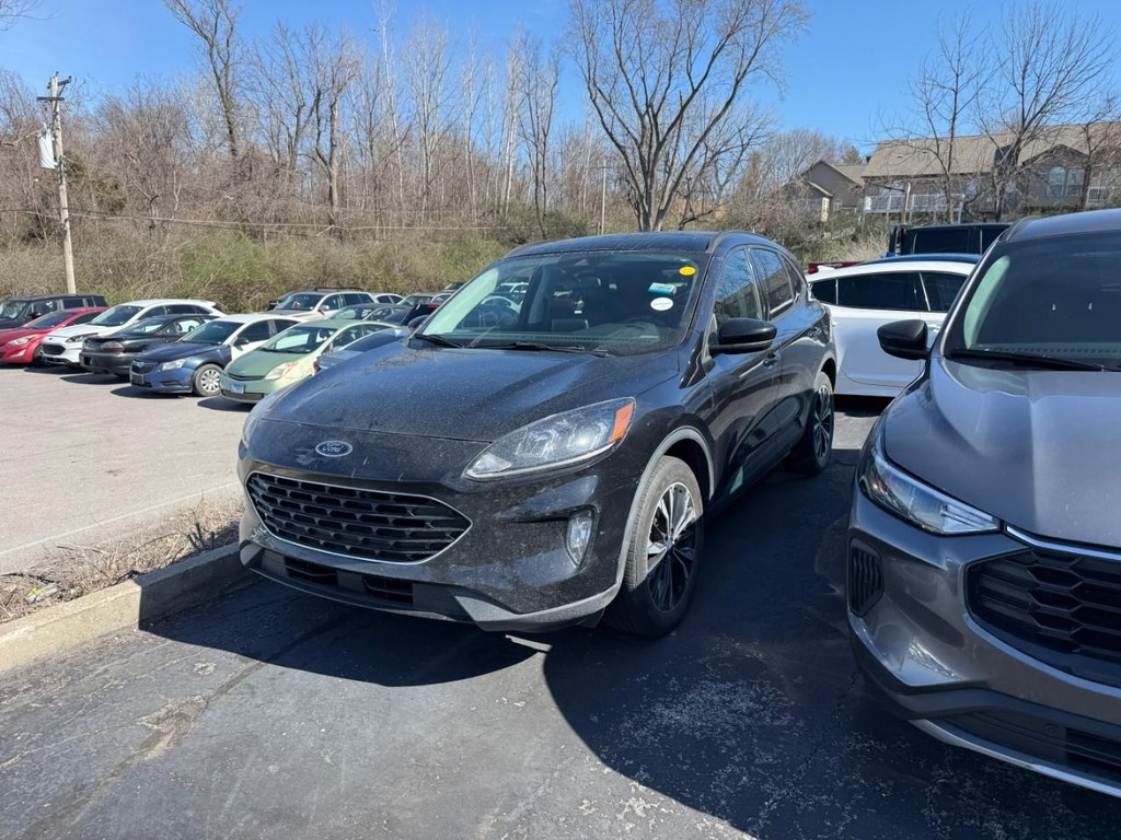 Ford Escape Vehicle Full-screen Gallery Image 02