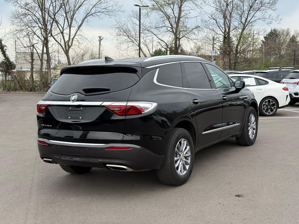 Buick Enclave Vehicle Full-screen Gallery Image 03
