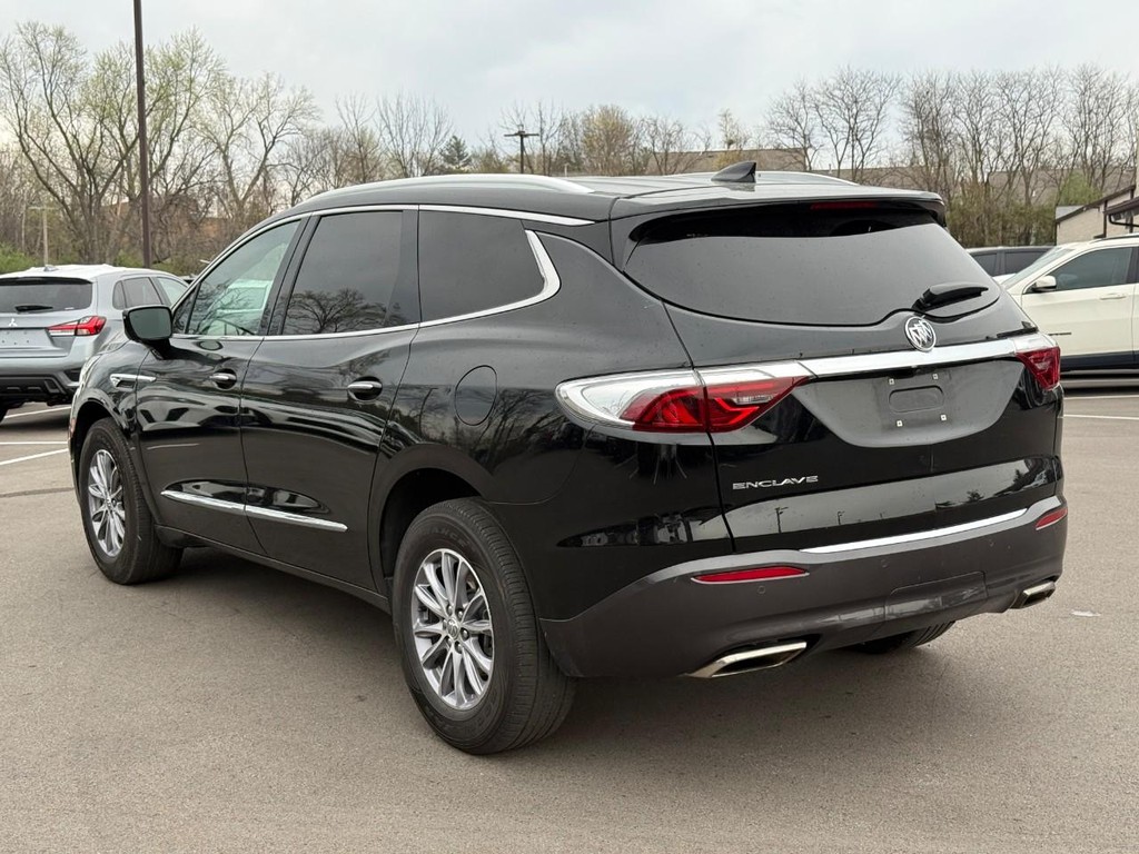 Buick Enclave Vehicle Full-screen Gallery Image 04