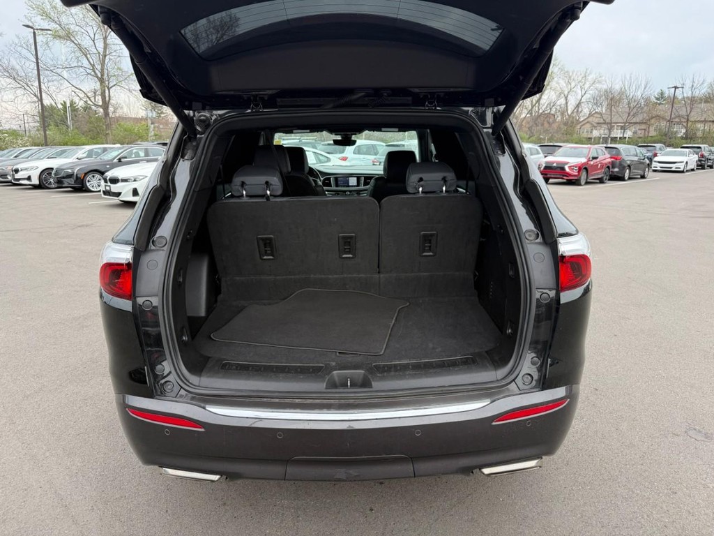 Buick Enclave Vehicle Full-screen Gallery Image 06