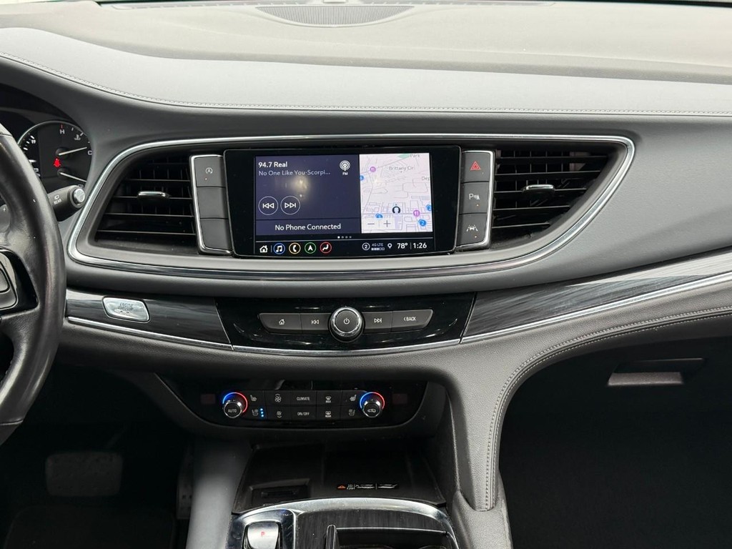 Buick Enclave Vehicle Full-screen Gallery Image 14