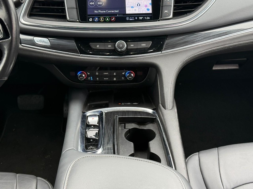 Buick Enclave Vehicle Full-screen Gallery Image 15