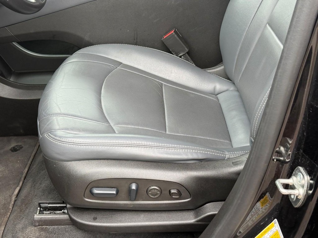 Buick Enclave Vehicle Full-screen Gallery Image 18