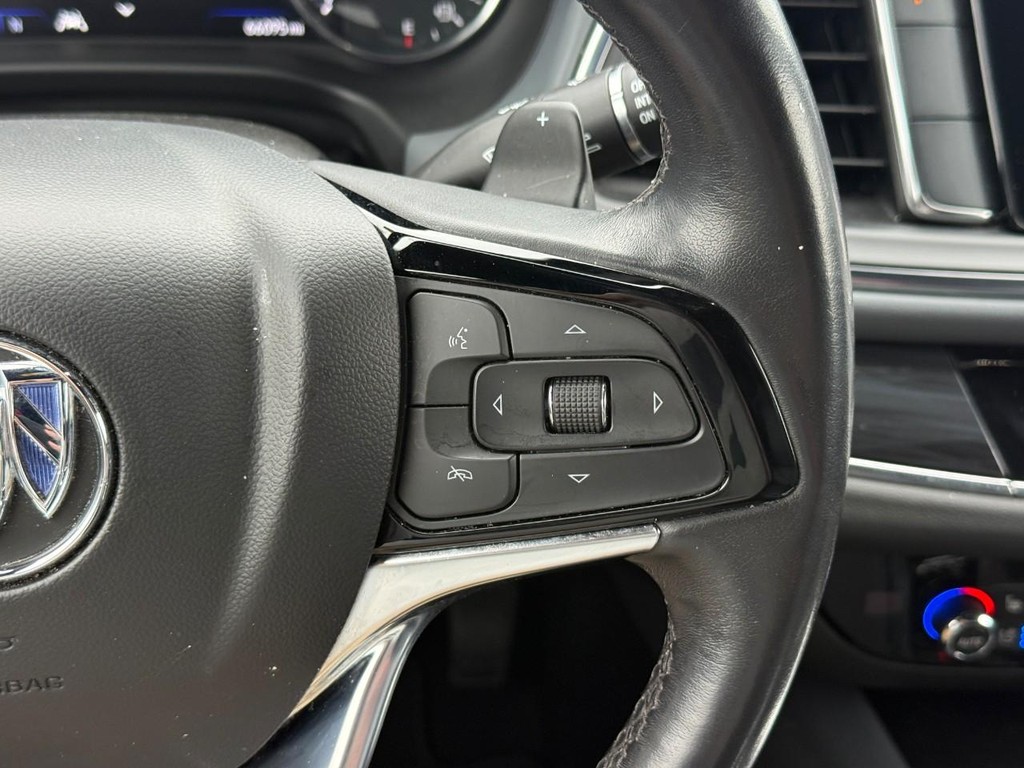 Buick Enclave Vehicle Full-screen Gallery Image 21