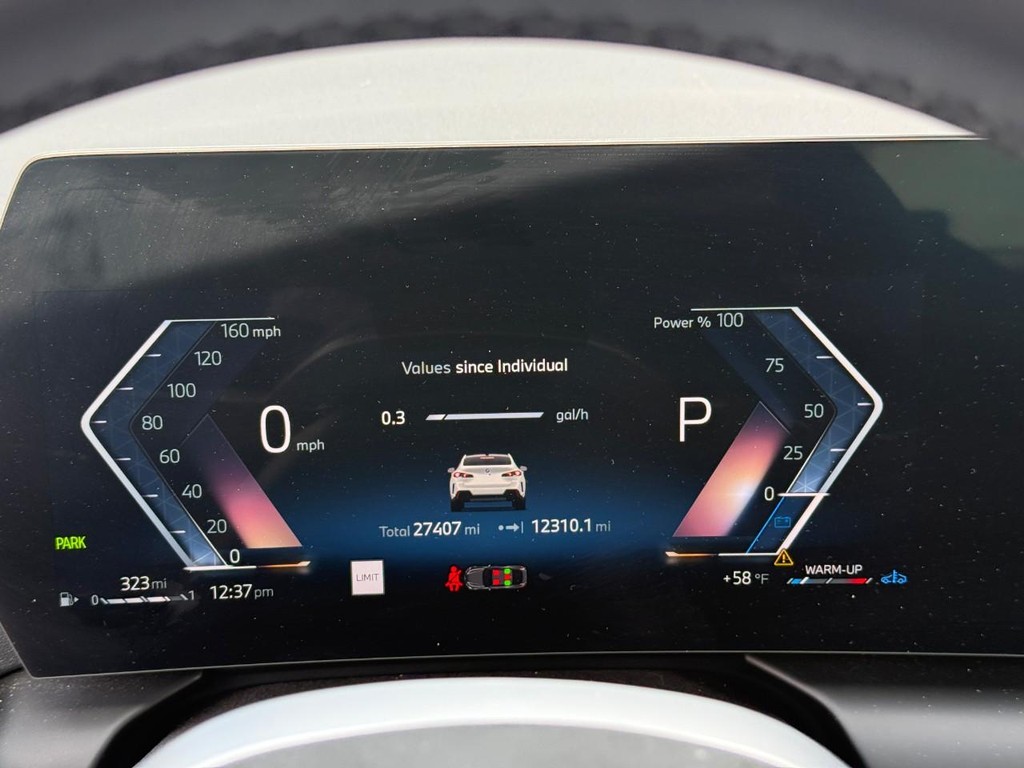 BMW 2 Series Vehicle Full-screen Gallery Image 18