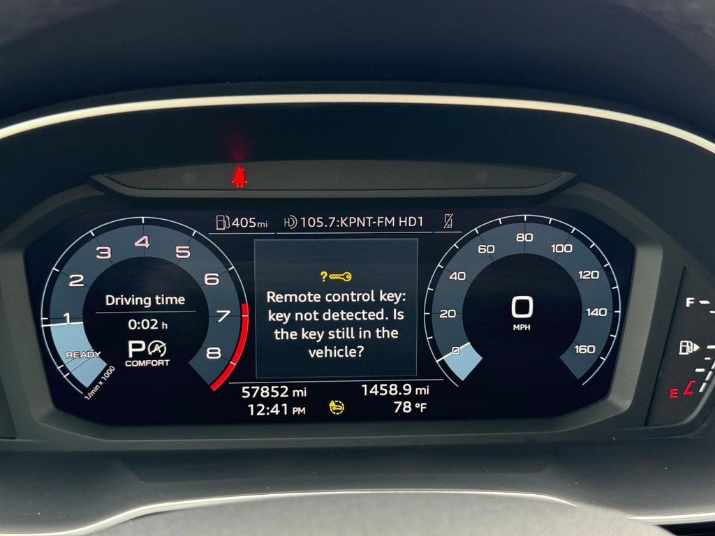 Audi Q3 Vehicle Full-screen Gallery Image 23