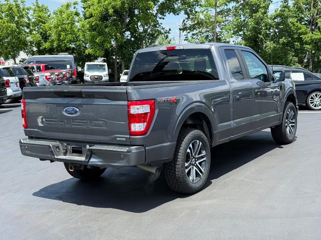Ford F-150 Vehicle Full-screen Gallery Image 03