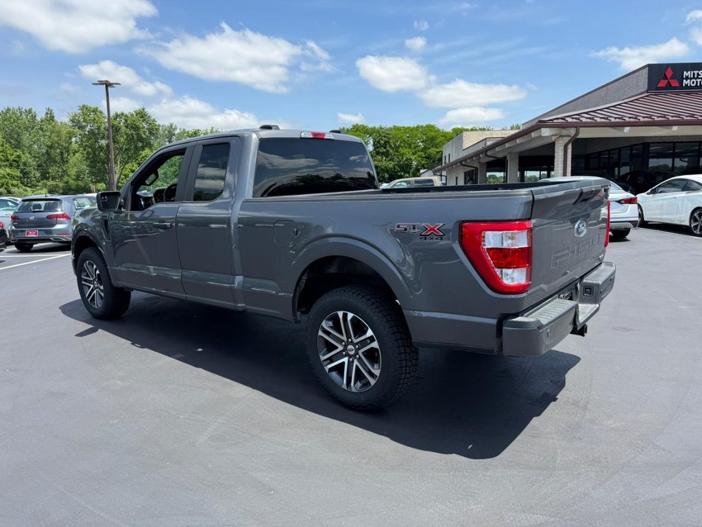 Ford F-150 Vehicle Full-screen Gallery Image 04